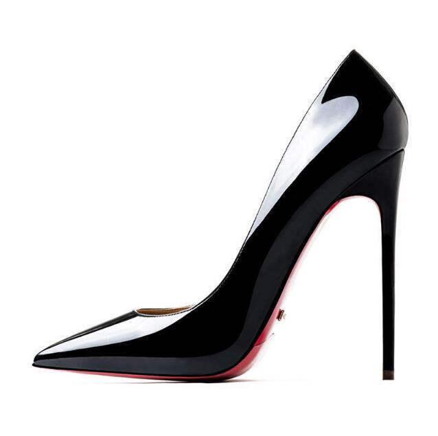Moderiktiga högklackade festskor för dam. Eleganta pumps med spetsig tå.