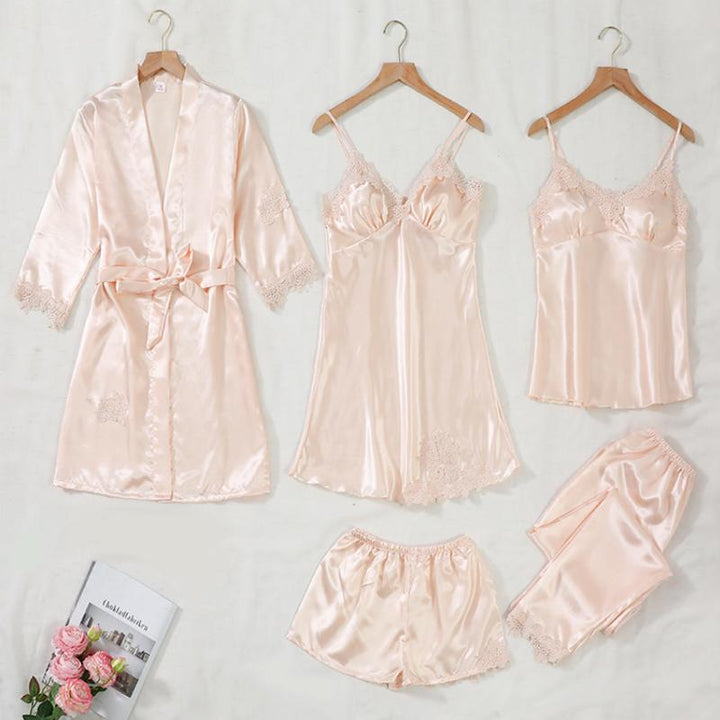 "Elegant dam pyjamas i satin, 5-delars set i olika färger: röd, blå, champagne, rosa och svart. Chic och bekväm design."