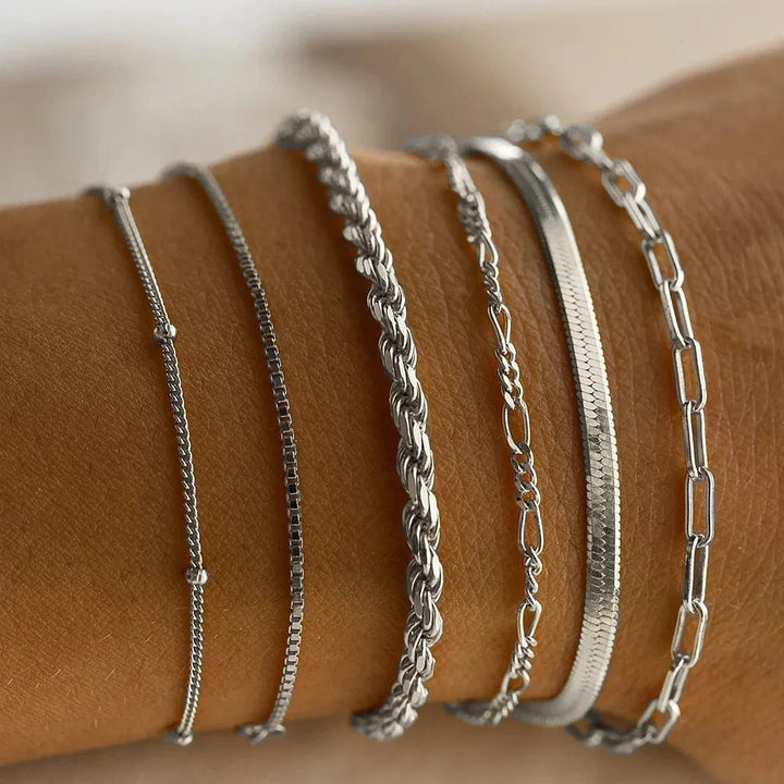 Exklusivt set med 6 eleganta damarmband i mixade guld- och silverfärger, stilfulla handledssmycken för damer.