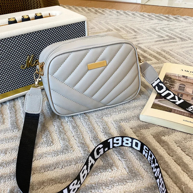 Modern damhandväska, Zip 'n Go axelväska. Elegant och praktisk året-runt modell med dragkedja.