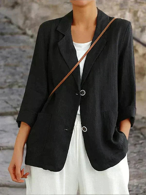 Elegant damblazer Olivia med avslappnad passform, perfekt för kontoret eller stilren vardag.