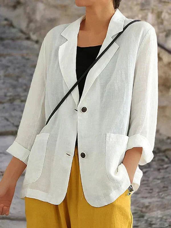Modern damkavaj Olivia, elegant design & avslappnad passform. Stilren jacka för jobbet, vardagen eller business casual mode.