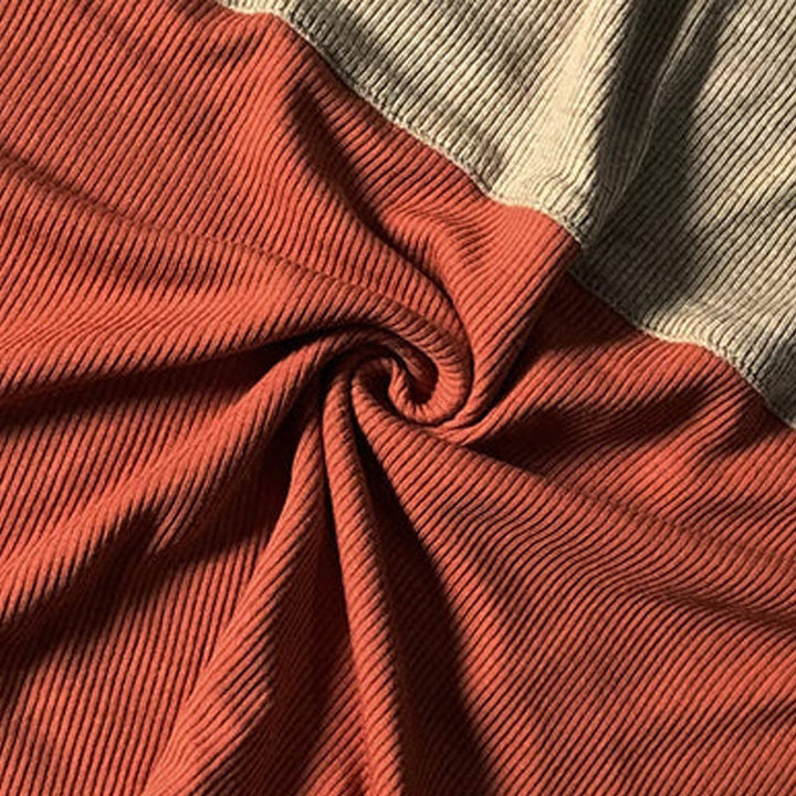 "Elegant damblus med färgblock, spetsdetaljer, o-hals, chic design, mager passform. Perfekt för stil och komfort."