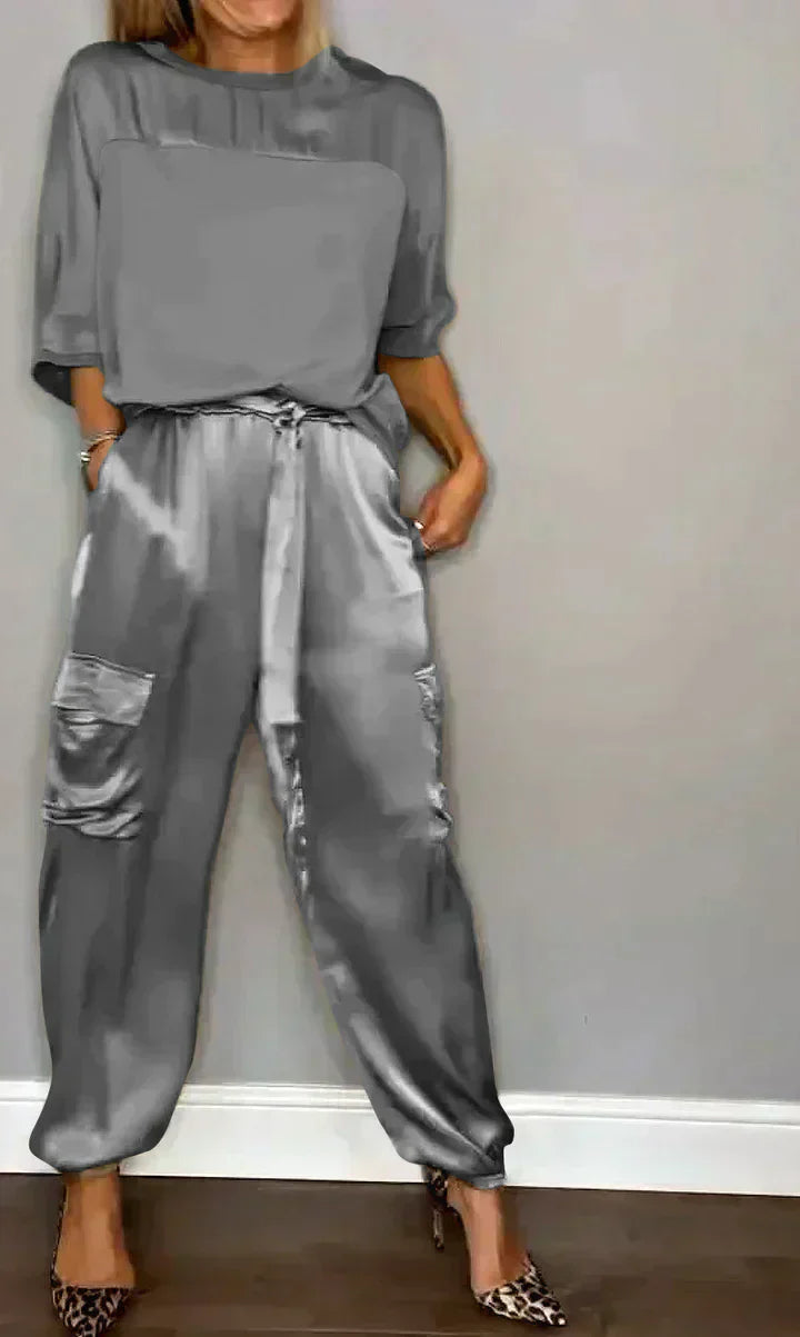 Trendig jumpsuit för dam, elegant och bekväm för fest och mode.