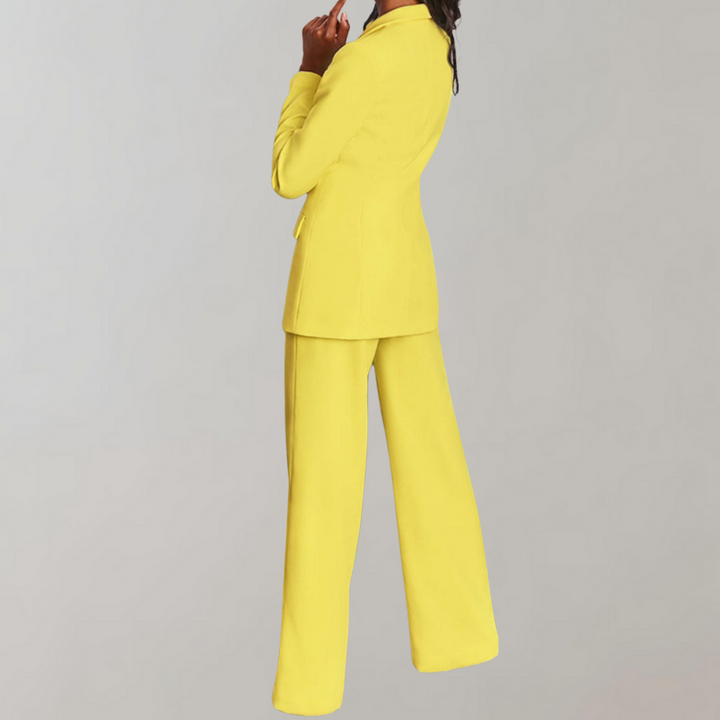 Professionellt och elegant byxset för kvinnor med en snygg blazer, perfekt för affärsmöten.