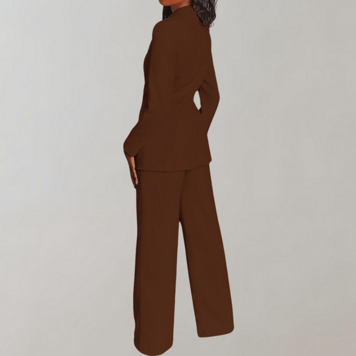 Moderiktigt byxset för damer med en elegant blazer, bekvämt och stilfullt året runt.