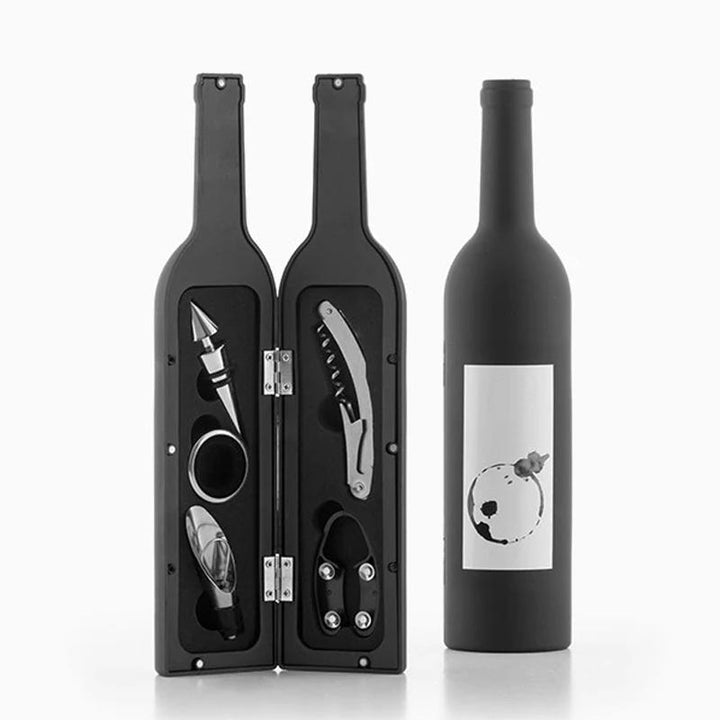 "Elegant Deluxe vintillbehörset i flaskformad förpackning med korkskruv, vinproppar, vinhällare och folieskärare."