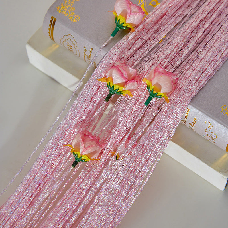 "Elegant dörrgardin i polyester med rosentråd i olika färger, moderna och genomskinliga för vardagsrum eller balkong."