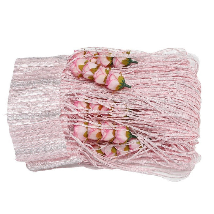 "Elegant dörrgardin i polyester med rosentråd i olika färger, moderna och genomskinliga för vardagsrum eller balkong."