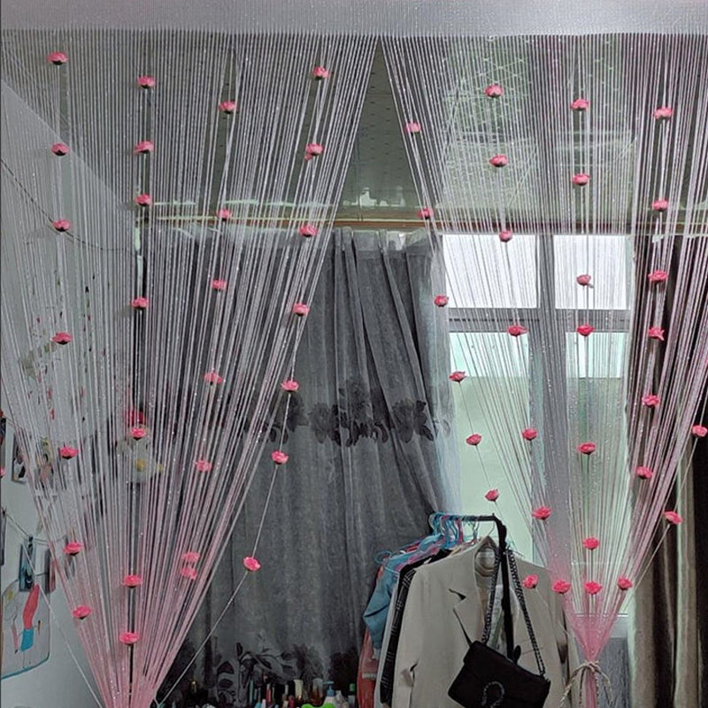 "Elegant dörrgardin i polyester med rosentråd i olika färger, moderna och genomskinliga för vardagsrum eller balkong."