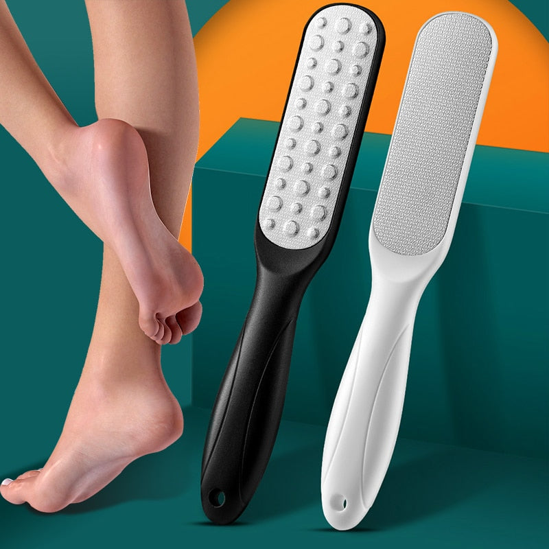 "Elegant dubbel sidig hudrasp för fotvård, ergonomiskt handtag i rostfritt stål och ABS, mjukar fötter effektivt."