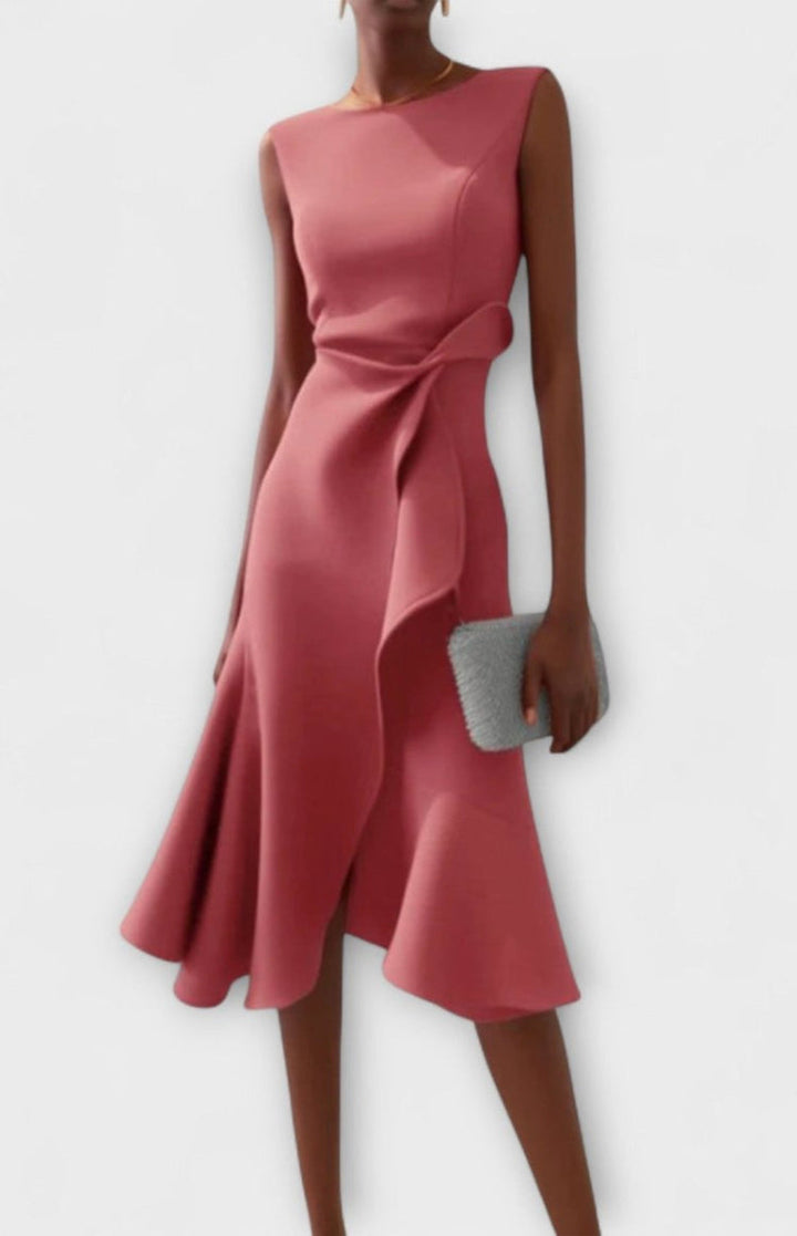 Zoe elegant figursydd festklänning med veck, perfekt som aftonklänning, cocktailklänning eller bröllopsgäst.