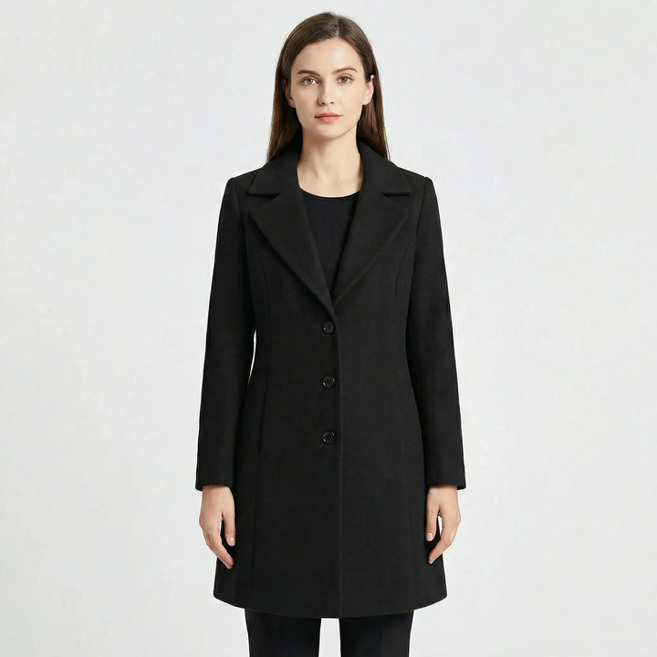 Stilren figursydd damkappa "Caitlin", en lång övergångsjacka för modern stil. Elegant höstkappa.