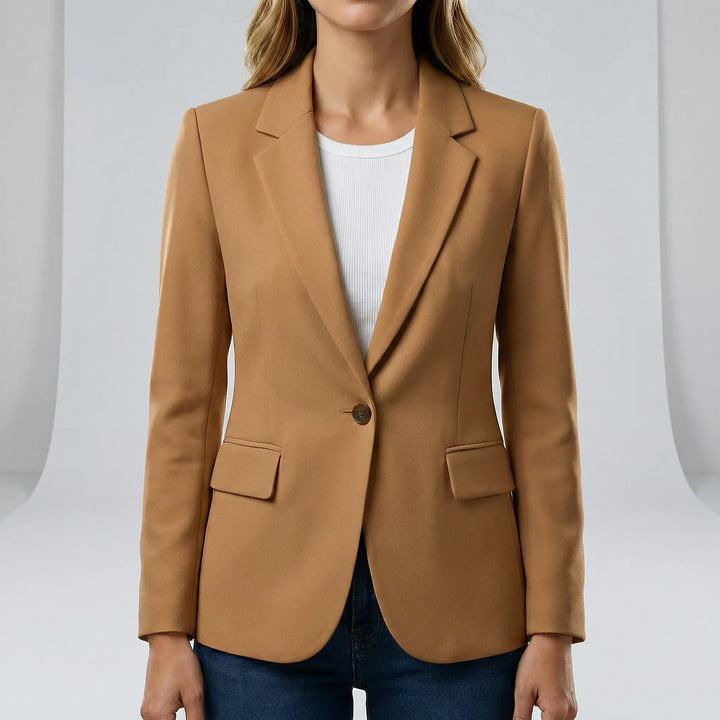 Elegant damjacka, modell Isla, figursydd med stretch för optimal komfort och stil.
