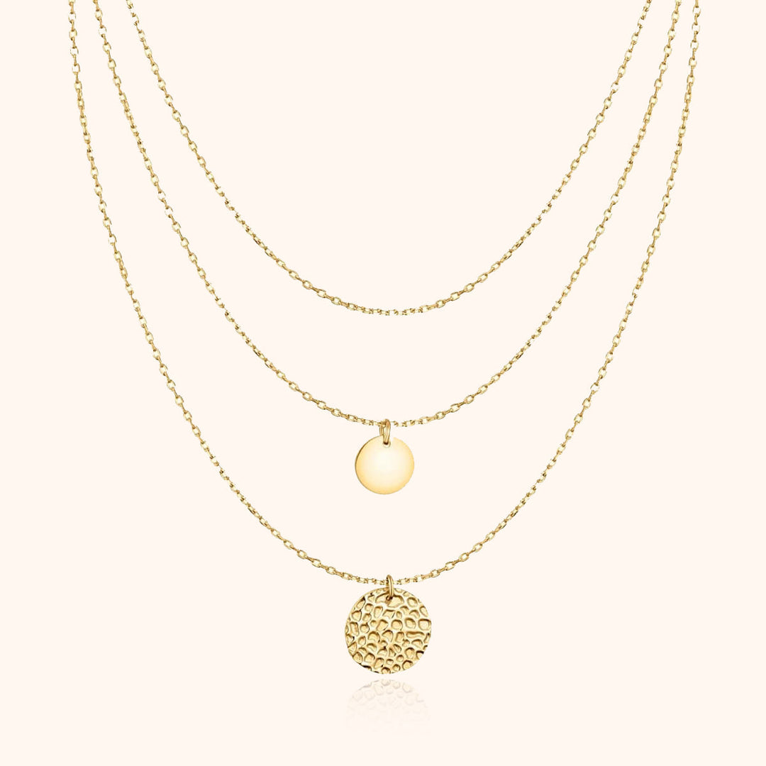 Modernt flerlagershalsband för kvinnor i äkta sterling silver, vackert på alla. Tidlöst och elegant smycke.