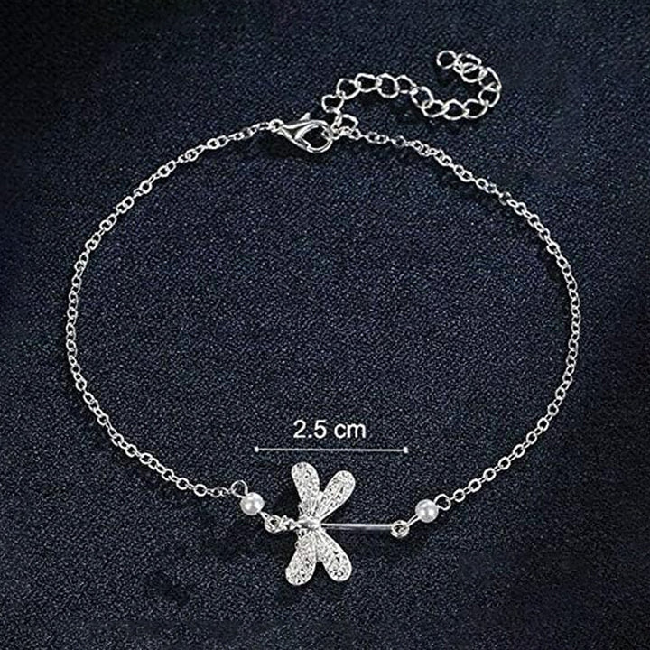 "Elegant fotkedja i sterling silver med glittrande trollslända, justerbar kedja, passar perfekt till alla damaccessoarer."