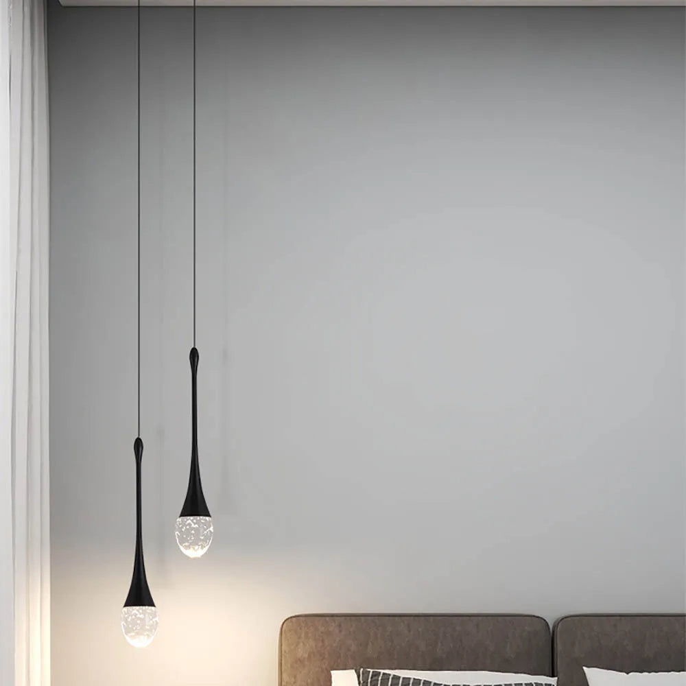 Exklusiv hänglampa i glas för moderninredning. Designbelysning som lyfter interiören med varmvitt ljus.