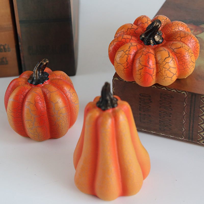 "Elegant Halloween Pumpalykta i resin, batteridriven, med klassiska element för unik spöklik hemmadekor."