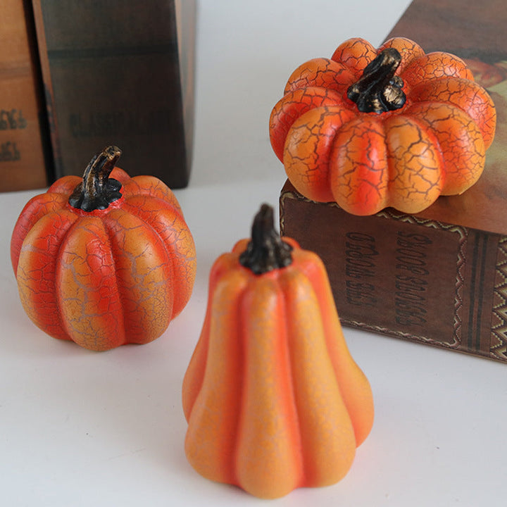 "Elegant Halloween Pumpalykta i resin, batteridriven, med klassiska element för unik spöklik hemmadekor."
