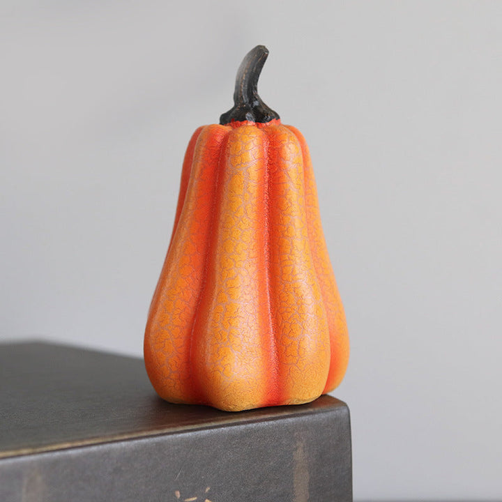 "Elegant Halloween Pumpalykta i resin, batteridriven, med klassiska element för unik spöklik hemmadekor."