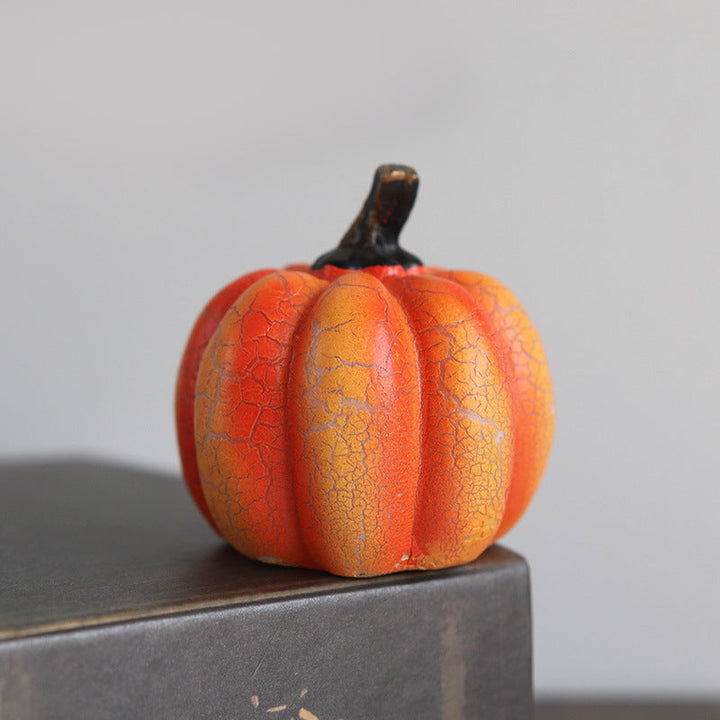 "Elegant Halloween Pumpalykta i resin, batteridriven, med klassiska element för unik spöklik hemmadekor."
