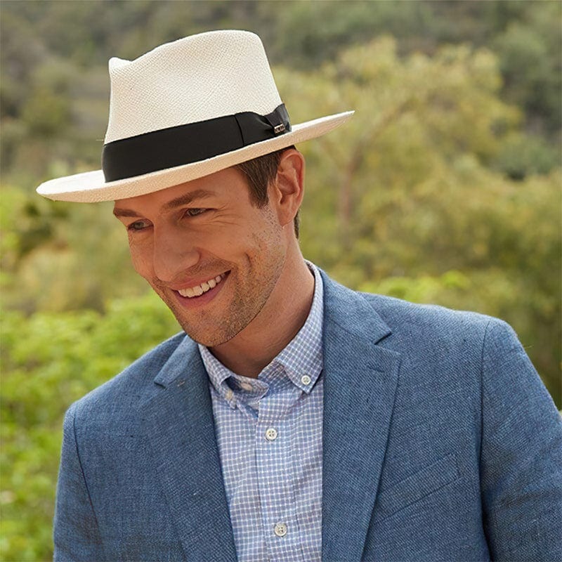 Klassisk unisex Panama solhatt, handgjord för sommar och strand. Ger utmärkt solskydd.