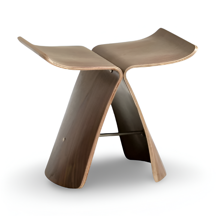 Minimalistisk träpall, handgjord i valnöt för en tidlös design i både hem och trädgård.