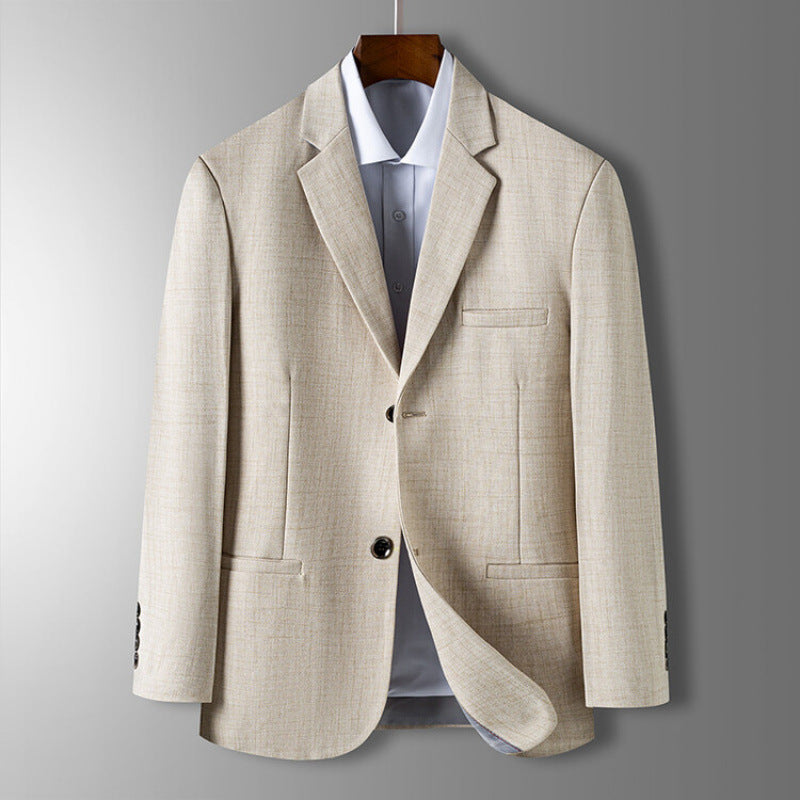 Syntetisk herrblazer med rak skuren krage, en elegant detalj för både casual och formell stil.