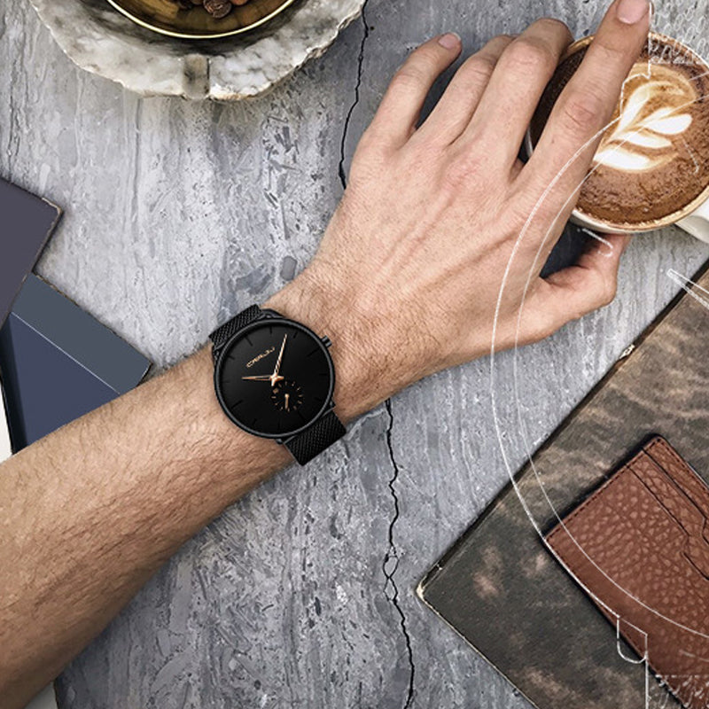 "Elegant herrklocka i rostfritt stål, frontvy. Vattentät design, reptåligt glas, lämplig för alla tillfällen."