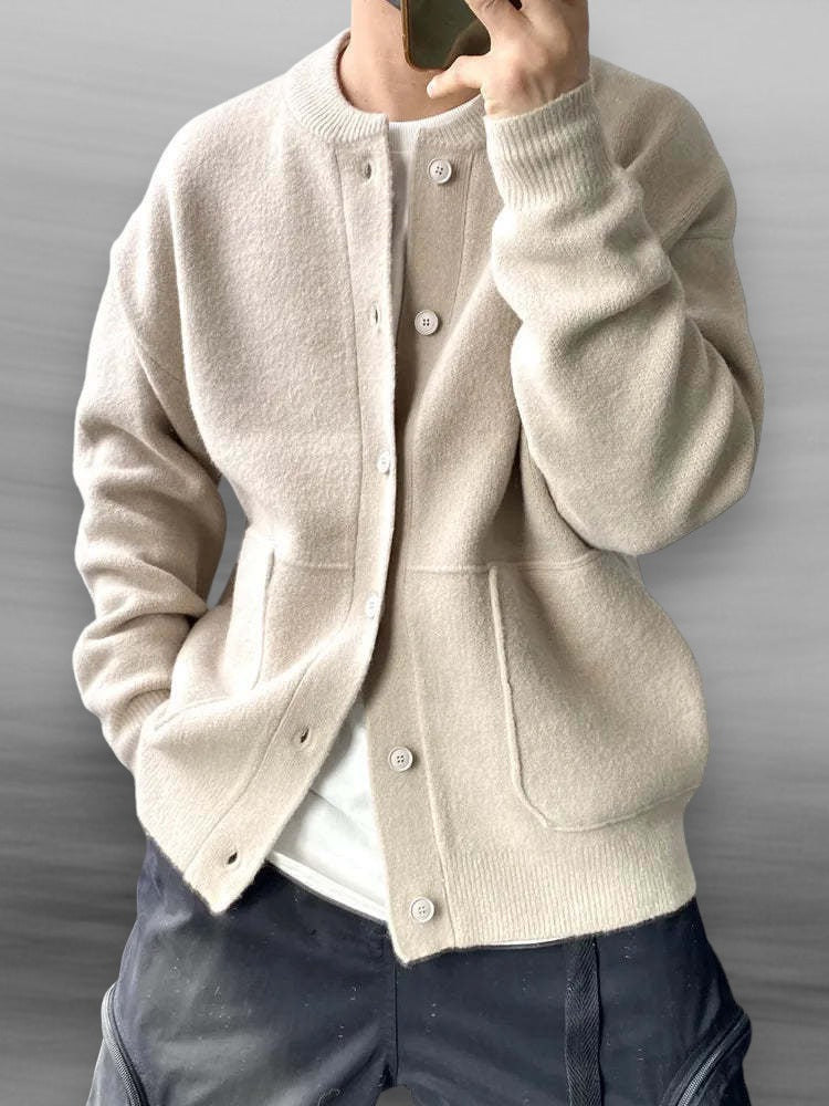 Herr cardigan Nate med knappslå. Mångsidig stickad tröja för vardagsbruk, elegant och praktisk.