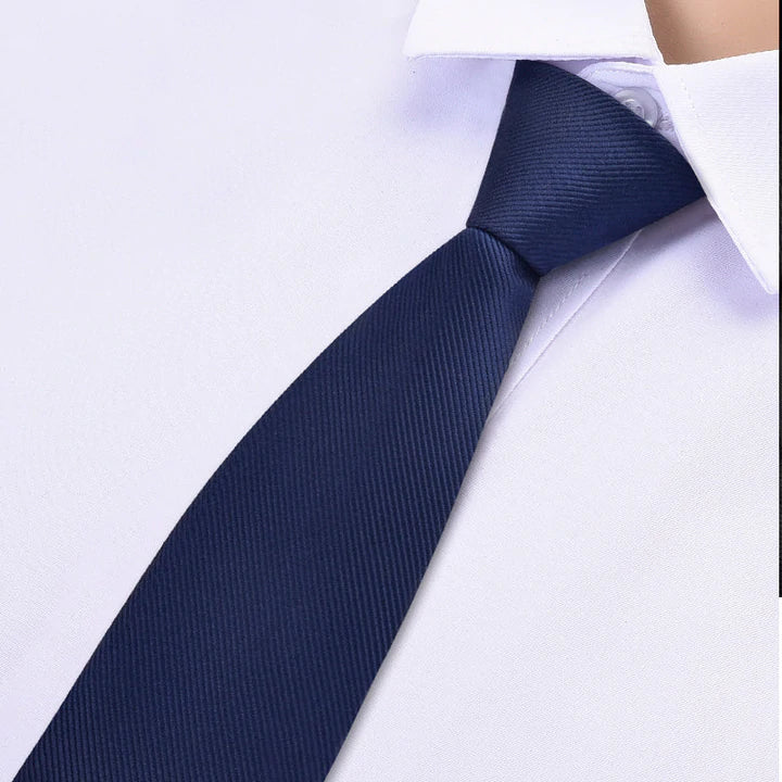 Elegant herrslips med dragkedja, diskret design, förbättrad funktionalitet, för formella kläder och stiliga tillställningar.