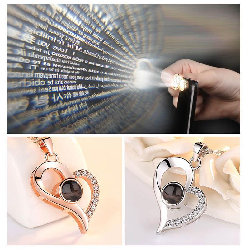 "Elegant hjärthalsband för kvinnor med glänsande Cubic Zirconia och projiceringslins, perfekt för romantiska gester."