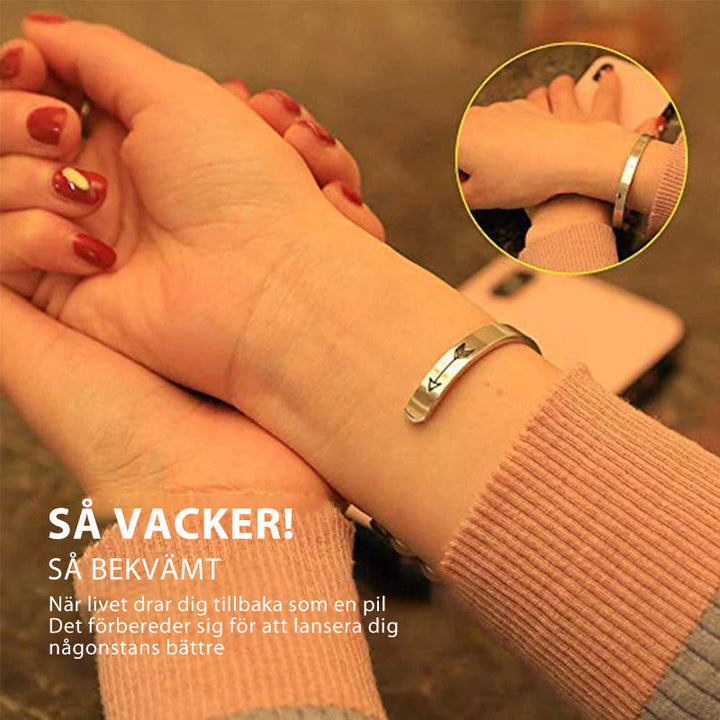 "Elegant Hope manschettarmband för kvinnor, justerbart och gravyr, inspirerande design i rostfritt stål."