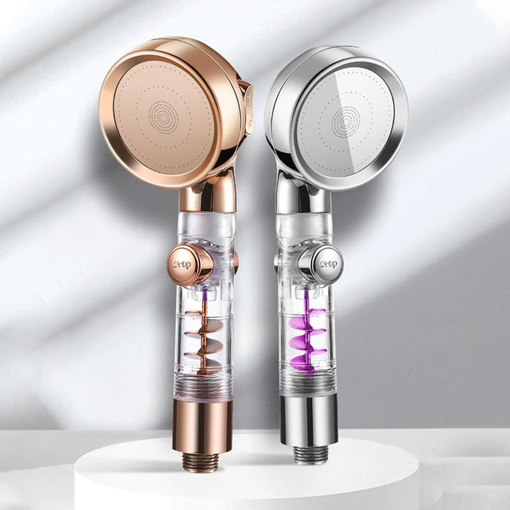 "Elegant justerbart duschmunstycke i guld/silver med högtrycksvattenbesparing och tre lägen för skräddarsydd duschupplevelse.