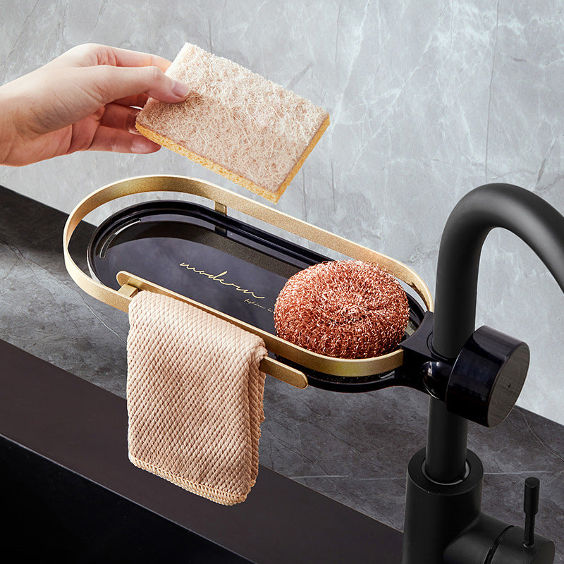 "Elegant kranställ i kolstål och ABS, idealiskt för kök och badrum, med stilren design och multifunktionell ordning."