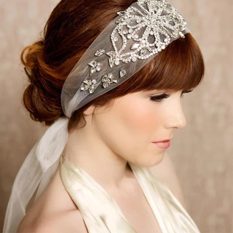 "Elegant kristallapplikatorverktyg dekorerat med kristaller, perfekt för nageldekoration och kreativa ytor, maxad precision."