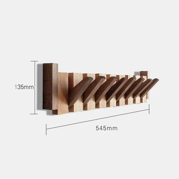 Hållbar bokträ kroklist, bidrar till en organiserad och stilfull hallmiljö med design.