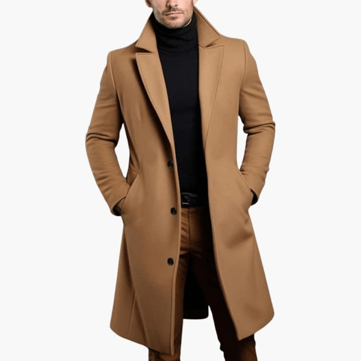 Snygg lång kappa för män, perfekt som ytterplagg. Varm och elegant vinterkappa med slagkrage.