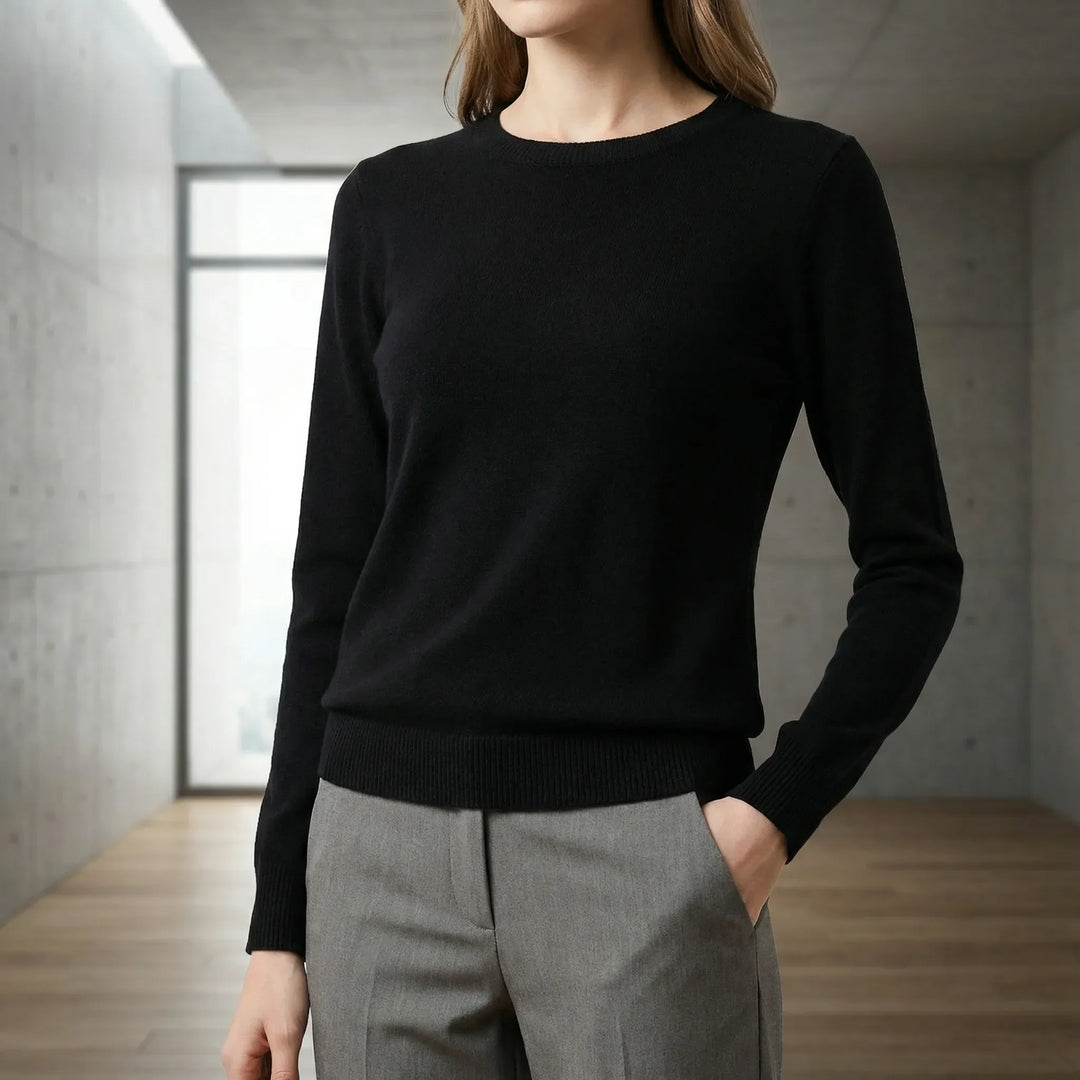 Elegant långärmad stickad damtröja med rund hals för höst & vinter. Bekvämt basplagg i dammode.