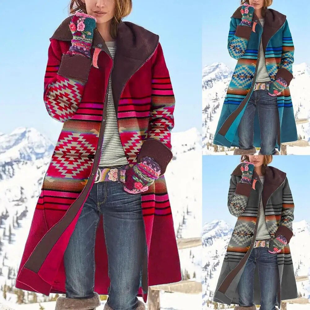 Kvinnors långa vinterkappa i grått, perfekt för kallt väder, med rena linjer och en modern, elegant design.
