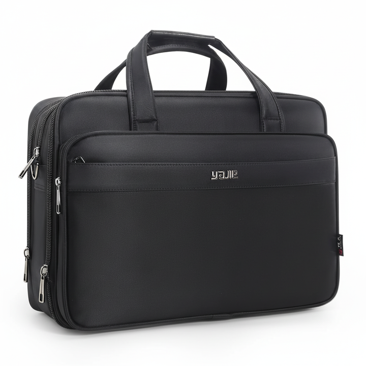Svart, elegant pendlarväska/datorväska med robust design. Idealisk för daglig användning på kontoret.