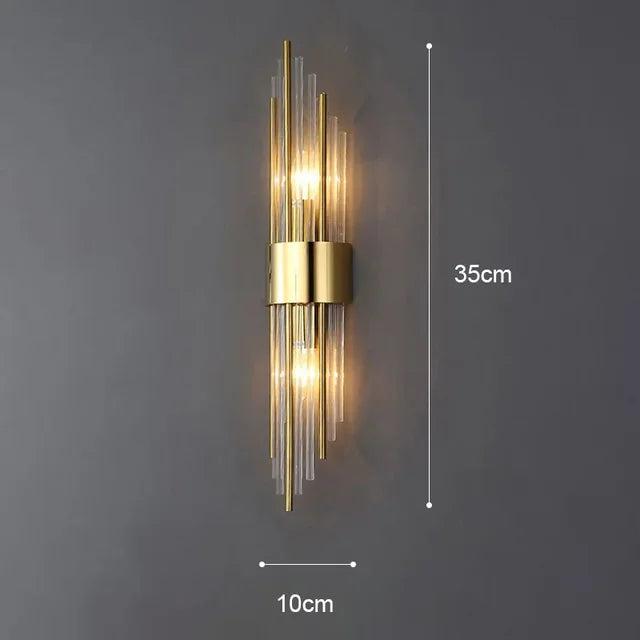 Modern LED-vägglampa med kristall, svart. Skapar elegant stämningsbelysning i hallen.