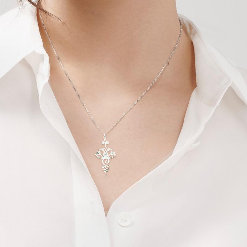 "Elegant lotusblomma halsband för kvinnor, hängande design i gyllene, silver och roséguld med glänsande finish och detaljrike
