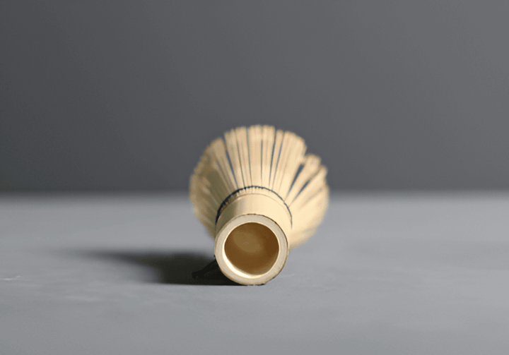 Klassiskt matcha-set med keramisk skål & bambuverktyg. För autentisk japansk teberedning.