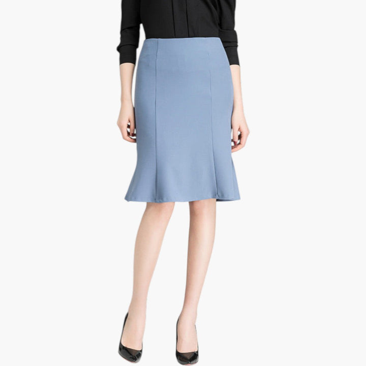 Snygg damkjol i midi-längd med hög midja och elegant utsvängd design. Idealisk för mode och komfort.
