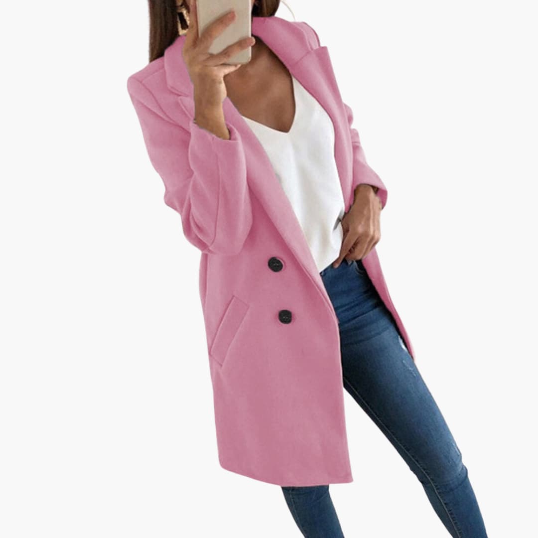 Elegant midilång damkappa med klassisk krage & knäppning, idealisk för höstens stiliga vardagslook.