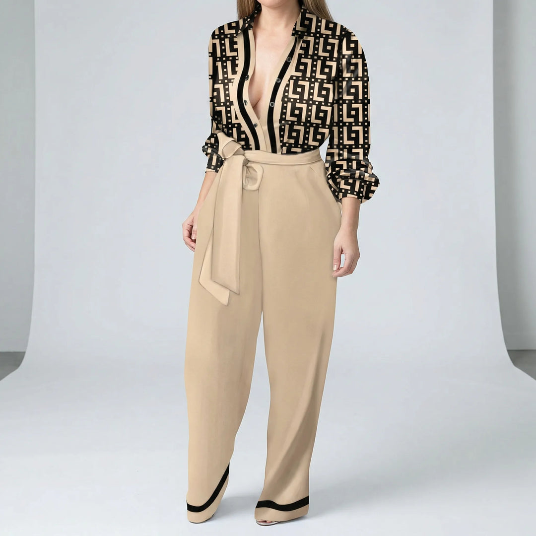 Bekväm midjesydd byxdress Ava i elegant design. Vida ben ger en luftig och modern look för sommar.