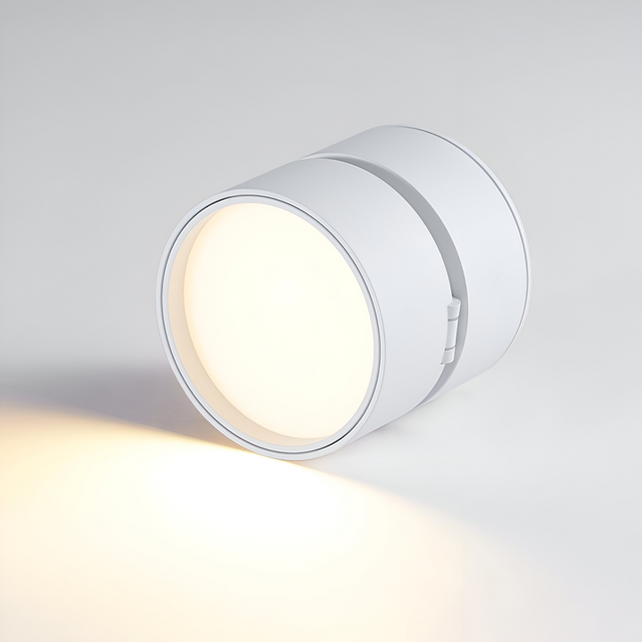 Elegant modern LED taklampa. Justerbar spotlight för köksbelysning i stil.