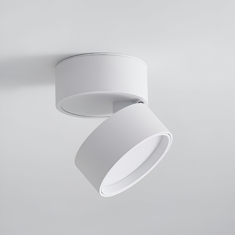 Stilig LED spotlight taklampa. Energieffektiv och justerbar för modern inredning.