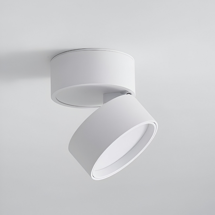 Stilig LED spotlight taklampa. Energieffektiv och justerbar för modern inredning.